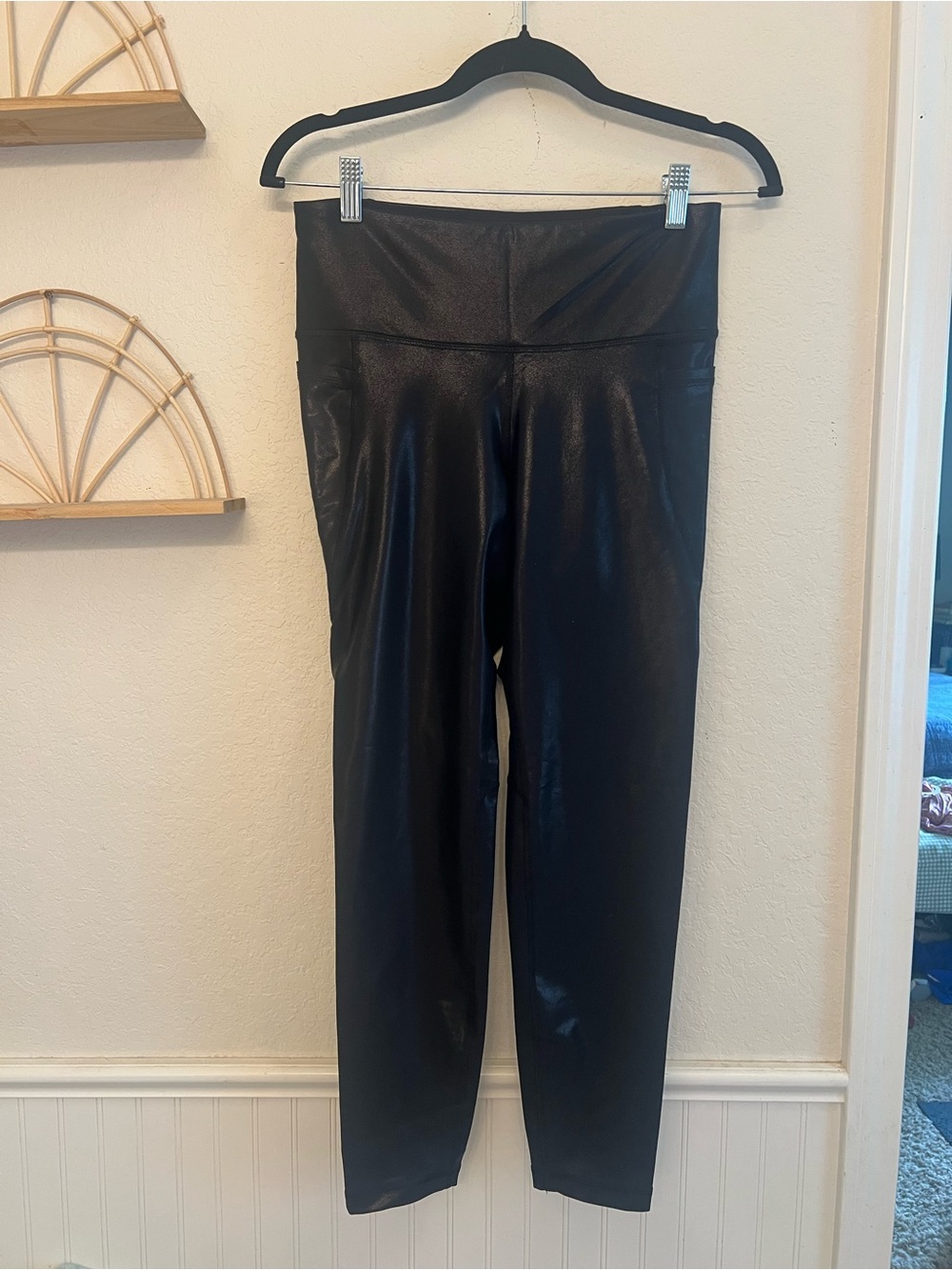Old Navy PowerSoft High Rise Faux Leather Shine Leggings Black L